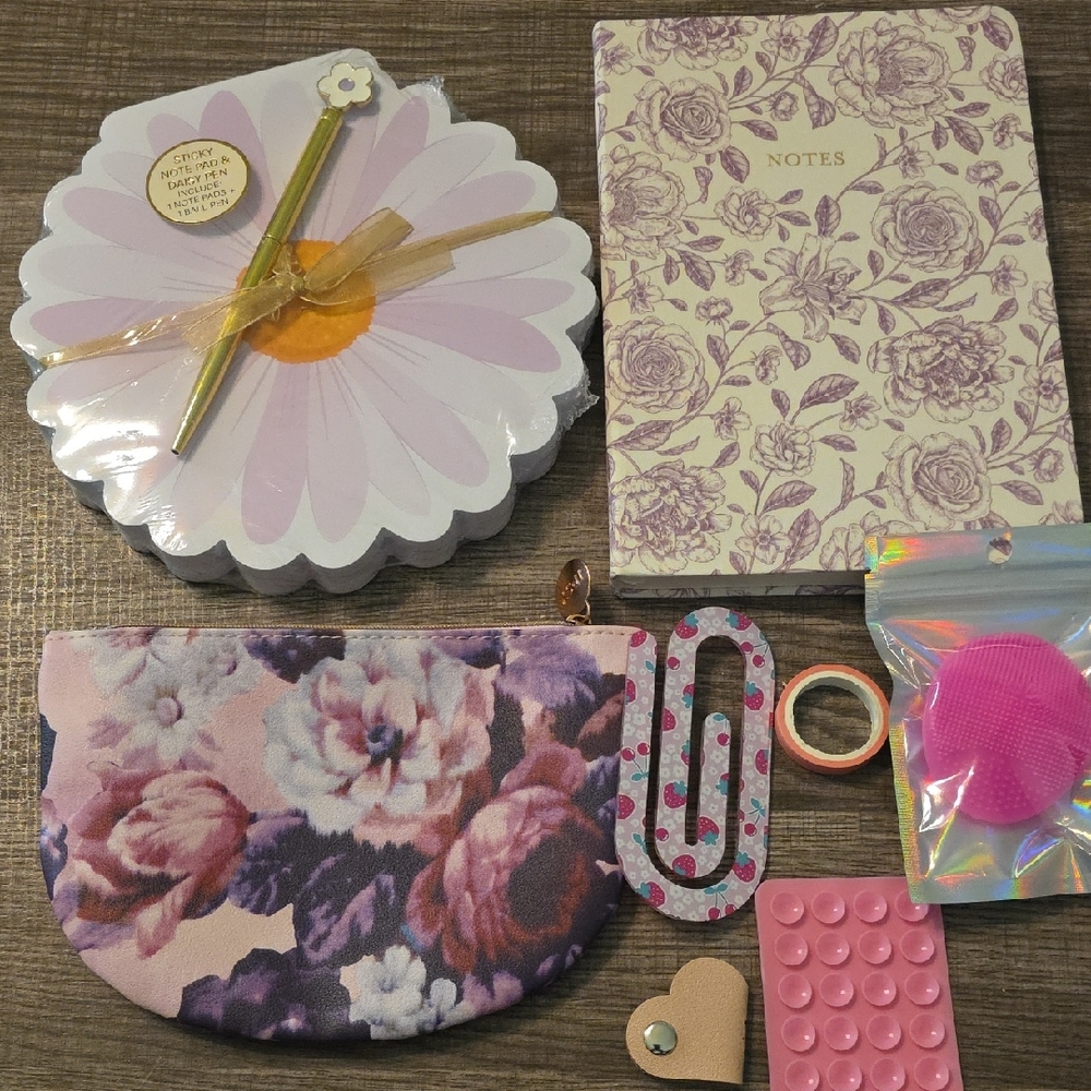 Floral Stationery and Accessories Set